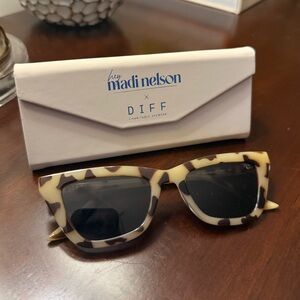 Diff Eyewear Tortoise Sunglasses - Madi Nelson